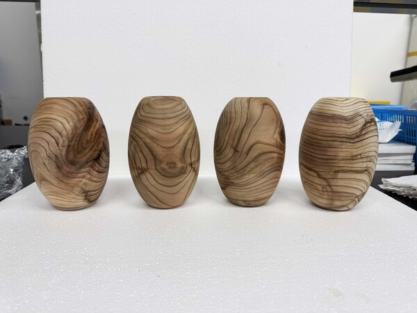 삼나무로 피마자유를 주입 완성된 소형 목재 부표