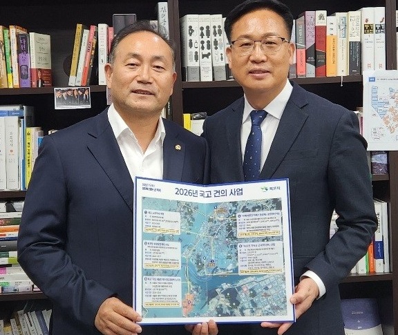 김원이 국회의원(좌측), 조석훈 권한대행(우측)