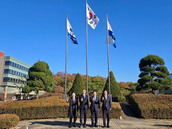 윤병태 나주시장(사진 오른쪽) 지난 21일 과학기술정보통신부가 실시한 ‘핵융합 핵심기술 개발 및 첨단 인프라 구축 사업’ 최종 발표평가에 김영록 전남도지사와 함께 참석했다.